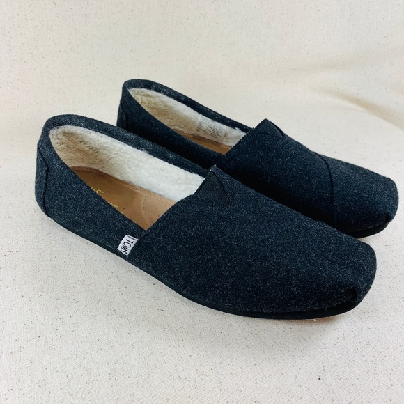 toms shoes with fur inside